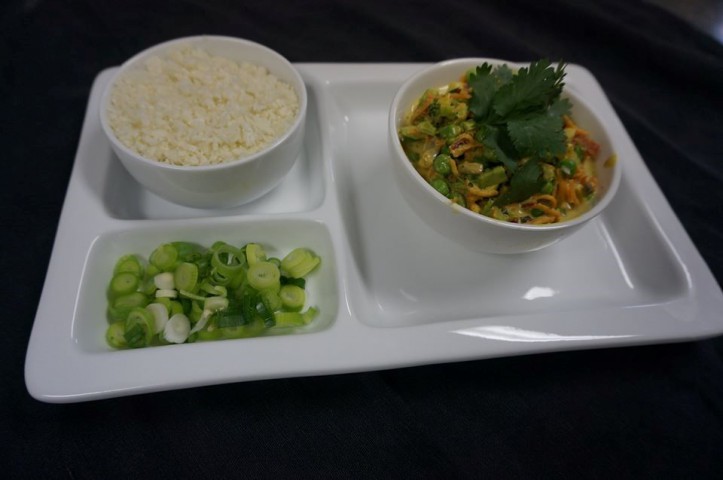 Raw Vegetable Curry with Cauliflower Rice