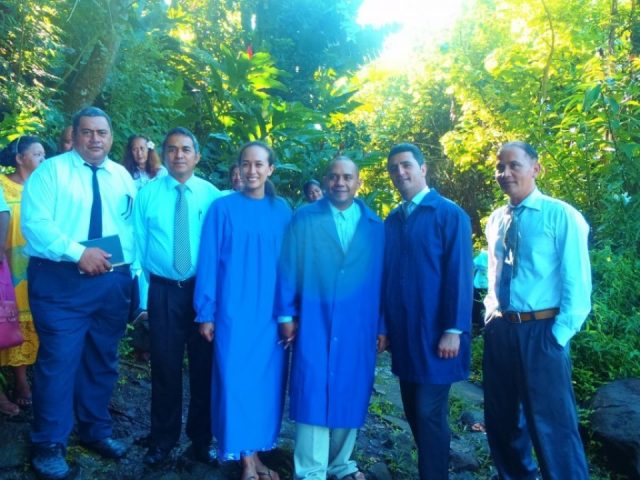 baptism at tahiti (4)